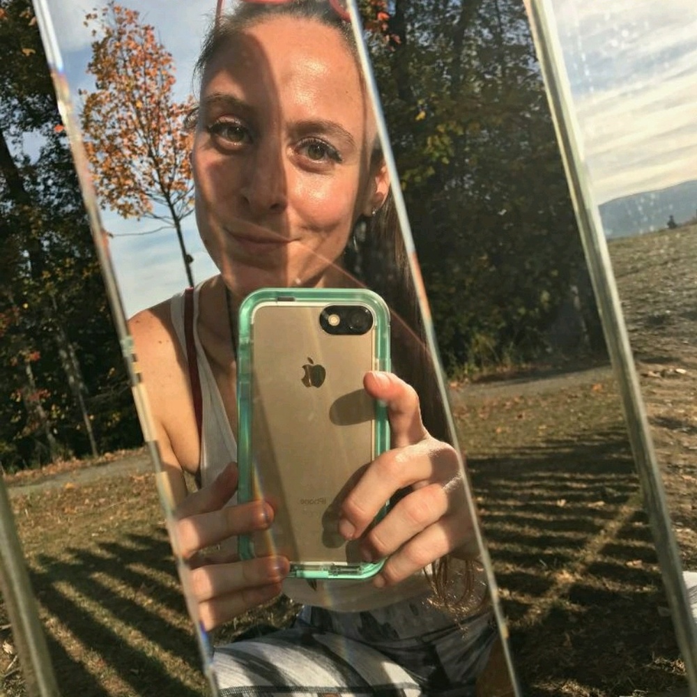 Meet your Posher, Phoenix